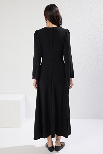 Trendyol Modest Μαύρο φλοράλ λεπτομερές υφαντό φόρεμα Aerobin TCTSS25EB00085