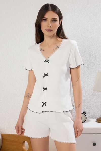 Trendyol Collection Ecrufarbenes, gerades Band-Camisole-Strick-Pyjama-Set mit Shorts THMSS25PT00290