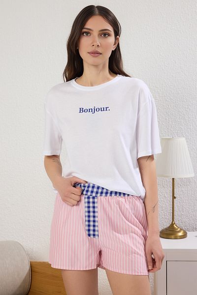 Trendyol Collection Λευκό ριγέ μονό ζέρσεϋ με σορτς πλεκτό σετ πιτζάμες THMSS25PT00251