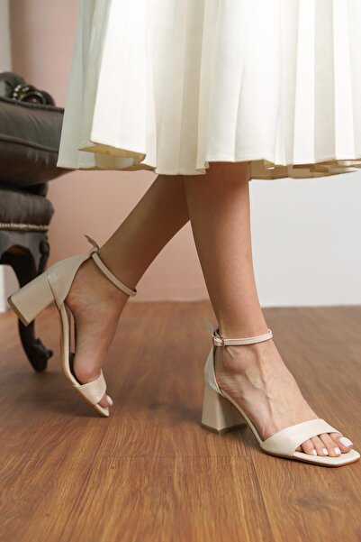 Çaçaroz Ayakkabı Topuklu Büyük Numara Saten Tek Bant Ayakkabı