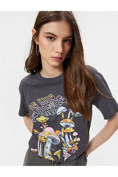 Koton Bedrucktes T-Shirt Bequeme Passform Kurzarm Rundhals Baumwolle Verblasster Effekt