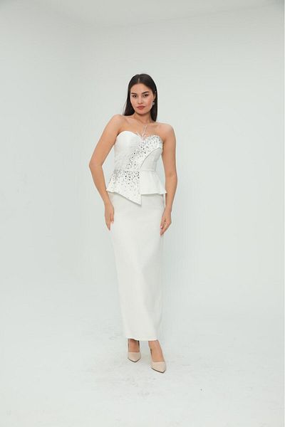 Robes Women's Strapless Feather and Stonework Detailed Slit Stylish Evening Dress