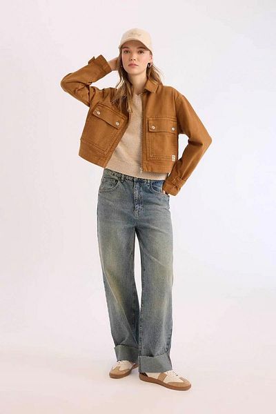 DeFacto Coool Crop Gabardine-Jacke mit Stehkragen und Reißverschlusstaschen E4029AX25SP