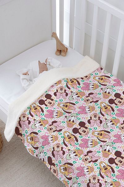 Tuğba Kuğu Minnie and Friends Patterned Plush Double Face Blanket