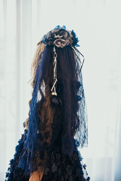 MIALORA EXCLUSİVE By Emel Ebru Özdemir Özel Tasarım Uzun Tamamı 3 Boyutlu Kumaş Ve Duvaklı Kız Çocuk Elbise