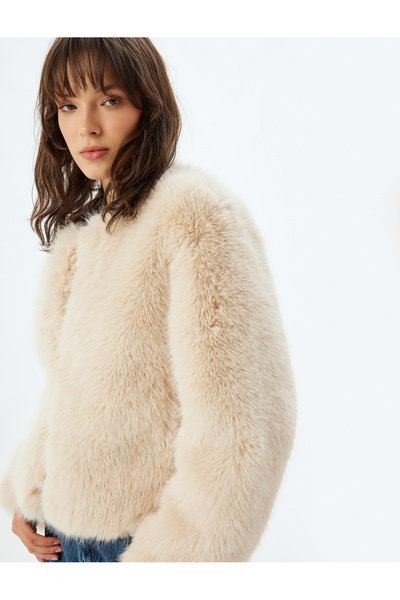 Koton Zeynep Pillow Plush Jacket - Short Round Neck, Long Sleeve