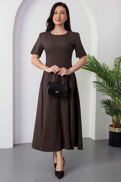 PULLIMM فستان بياقة بيضاوية وأكمام قصيرة NY4515