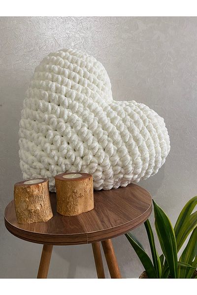 Alize Puffy Large Size Lined Heart Pillow