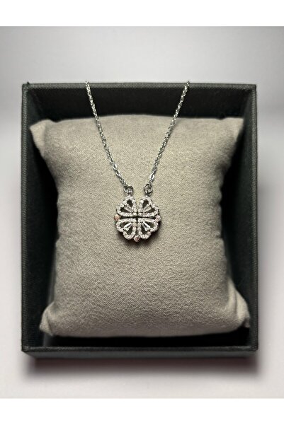 Yula Aksesuar قلادة من الفولاذ المغناطيسي مع تفاصيل البرسيم والقلب