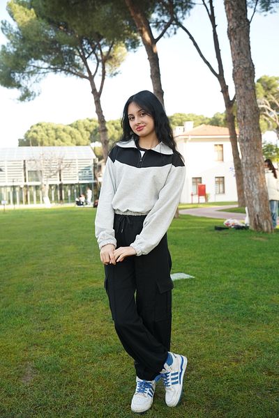 armicem Garnished Zippered Sports Set: Zippered Neck Garnished Top & Leg Elastic Double Cargo Pockets Bottom