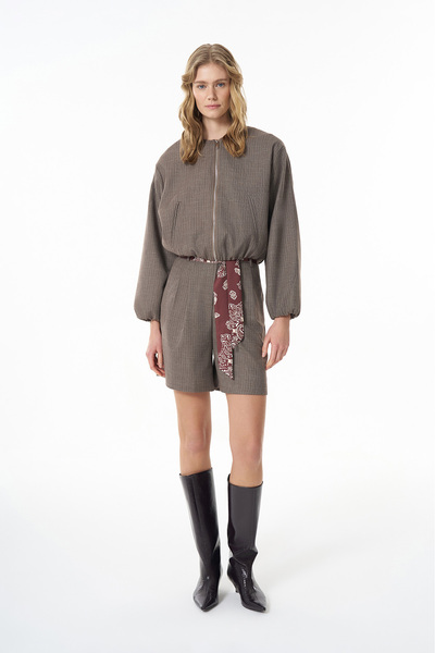 Quzu Desenli Kemerli Kırçıllı Şort Kahverengi