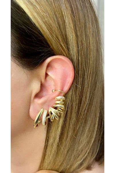 Store Diva Charm Cartilage Earrings