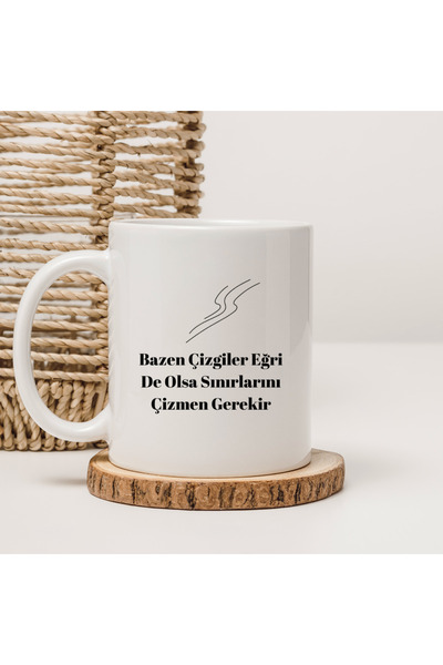 kubdekor في بعض الأحيان تحتاج الخطوط إلى رسم حدودها، كوب كوب مطبوع عليه حروف