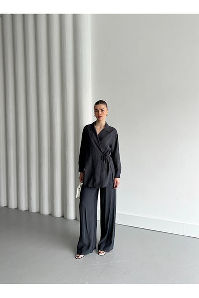 Laluvia Anthrazitfarbenes Kimono-Set mit Kragen und detaillierter Schnürung – 8459