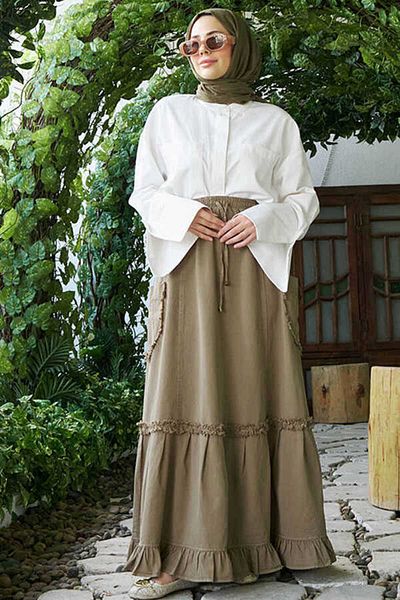 Neways 2280-Model Khaki Skirt, Elastic and Ruffle Piece Paint