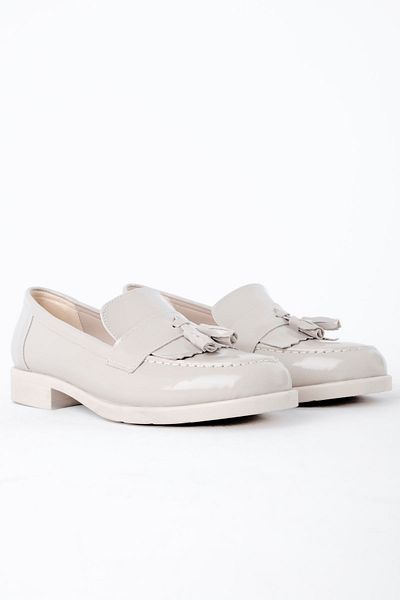 Lal Shoes & Bags Balerini cu ciucuri Taso pentru damă - cremă din piele lăcuită