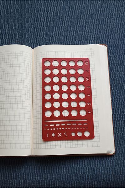 Karmelom Studio Minimal Weekly Drawing Template Ruler - Habit and Goal Calendar - Red (17.5 cm X 10.5 cm)