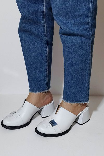 ERS Air Comfort White Buckle and Sabo Closed Front Genuine Leather Women's Slippers - K.168.01