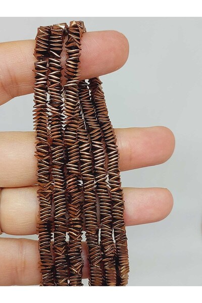 Yasamtohumu 1*4mm kvadratni hematit kamen - niz (56056)