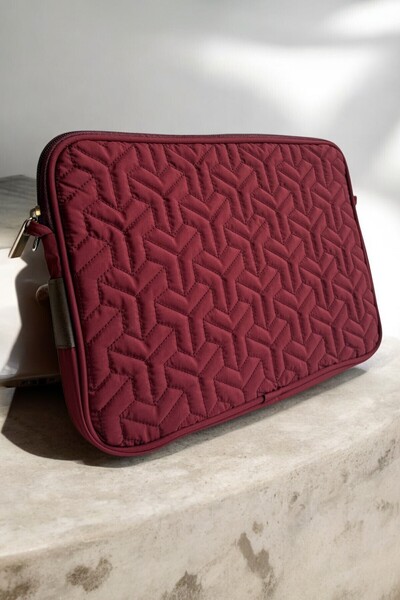 Aggu Bebe Macbook Air Pro Uyumlu 15" & 16" Inç Laptop Çantası Kapitone Bilgisayar Çantası Askılı Kılıf Bordo