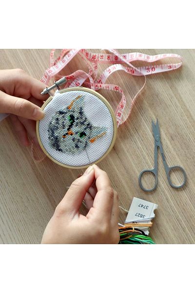 Kikkerland Mini Cross Stitch Kit – Cat