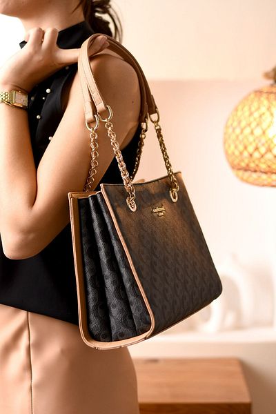 Cacharel Paris Women's 3-Compartment Chain Strap Shoulder & Hand Bag