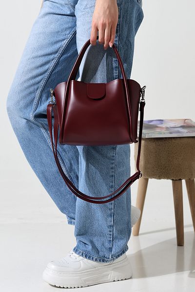 Moda azza Burgundy Shoulder Bag with Magnetic Closure