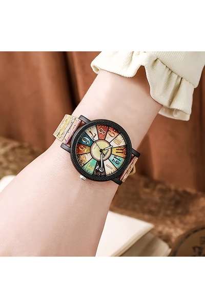 Game Quartz Retro Design Women's Wristwatch - Fashionable and Functional