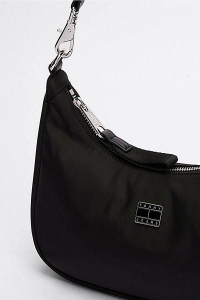 Tommy Hilfiger Dámská černá taška přes rameno s logem značky a popruhem přes rameno AW0AW16984-BDS
