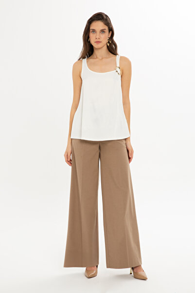 GİZİA Toka Detaylı Askılı Ekru  Bluz