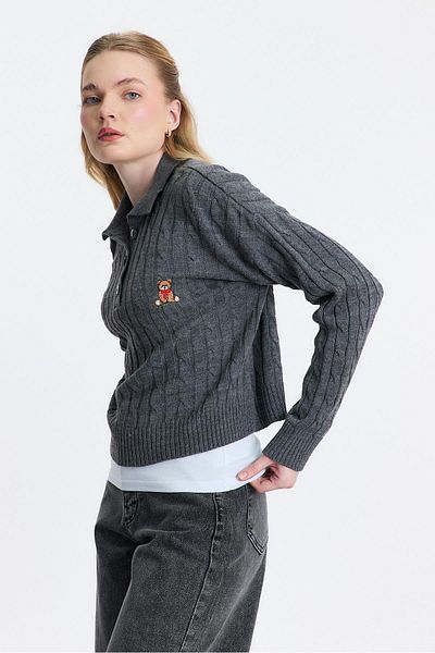Rays 24387 Pulover împletit brodat cu ursuleț de pluș colorat afumat