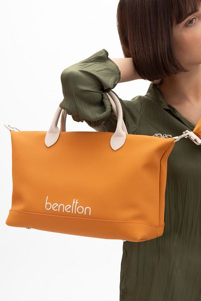 United Colors of Benetton Geantă de umăr Benetton pentru femei - Bej muștar Bej BNT1612