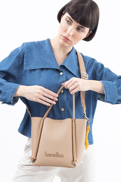 United Colors of Benetton GEANTA DE MÂNĂ BENETTON FEMEI CAMEL BNT1531