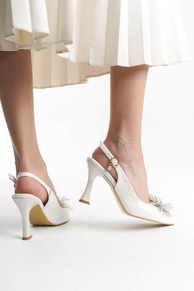 Limeo Lesklé speciální lakované dámské večerní společenské boty na tenkém podpatku se střapcem na přední straně