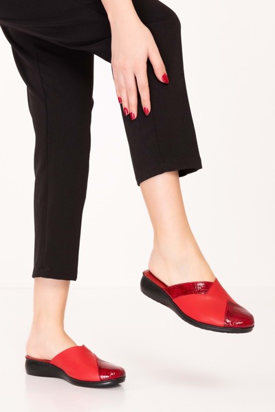 Gondol Hakiki Deri Ev Terliği Özl.450 Kırmızı Kombin