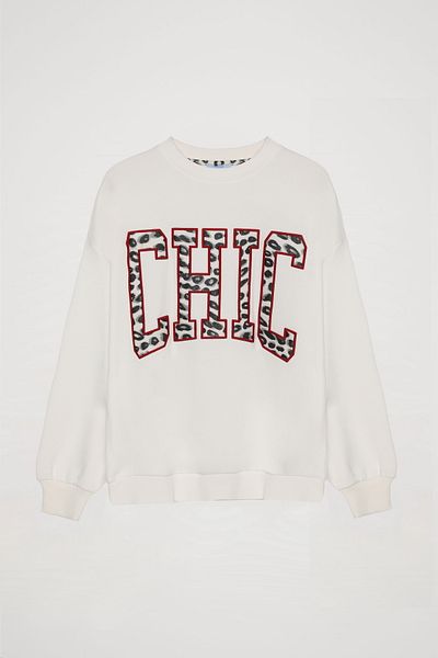 Quzu Ecru Colorful Text Printed Spotted Sweatshirt