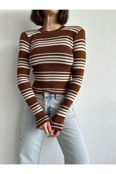 BEJNA Brauner, gestreifter, bauchfreier Basic-Strickpullover für Damen mit Rundhalsausschnitt