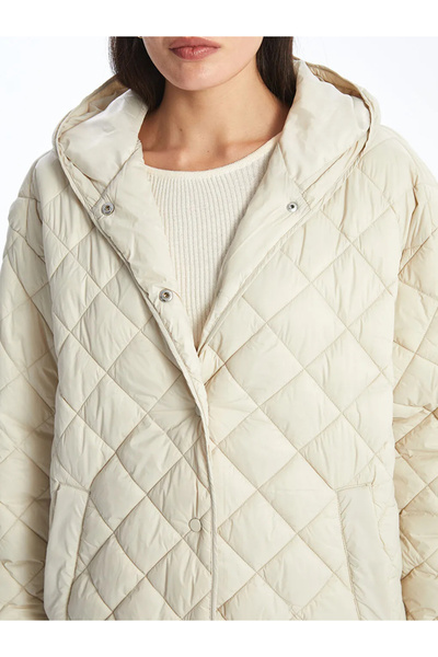 LC Waikiki LCWAIKIKI Classic Bej Kapüşonlu Kapitone Oversize Kadın Şişme Mont T T