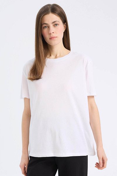 DeFacto Basic-Kurzarm-T-Shirt aus gekämmter Baumwolle mit normaler Passform und Rundhalsausschnitt W9584az25sp