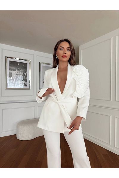 Kashaya Women's Special Design, Bright Texture Fabric, Elegant Neckline, Floral Detail, Belt Jacket and Pants Suit