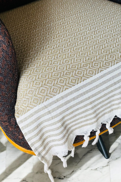 Dokuva Nova Hardal Tekli Koltuk Berjer Örtüsü 70 x 90 cm Sadece Oturma Alanına Pamuklu Püsküllü