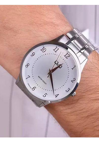 Q&Q Lover Couple Wristwatches with Silver Steel Band Numbers