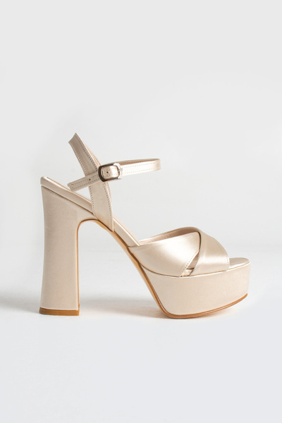 es exello Παπούτσια χρώματος σαμπάνιας με χοντρό τακούνι με μαλακή επένδυση υ...