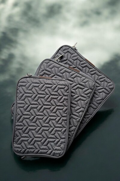 Aggu Bebe MacBook Air Pro 15" and 16" Quilted Computer Case with Strap - Gray