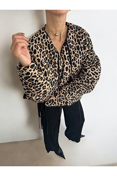 Pastelist. Premium özel tasarım kimono bağlama , ay kol kapitone mont