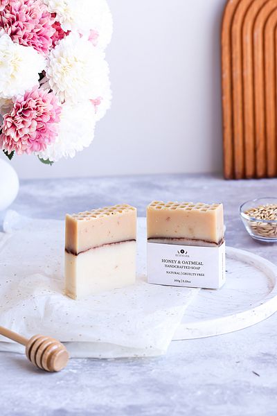 bermark 100 g Natural Handmade Honey and Oat Soap - Nourishing and Soothing Skin Care 1Pc