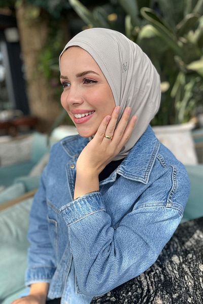 Armine قبعة رياضية بلون الحجر