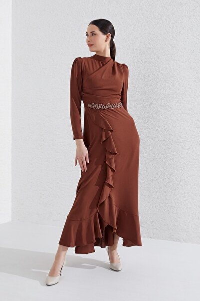 MODAJİN Dadali Eteği Volanlı Beli Taşlı Elbise Kahve