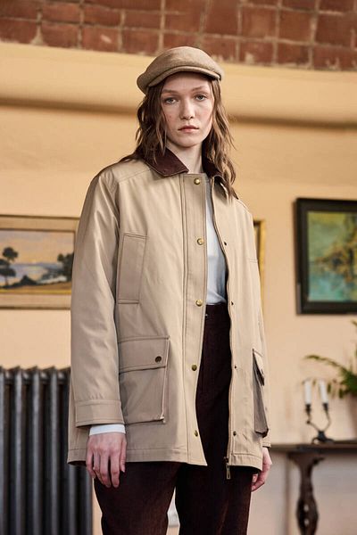BE BLUE Gabardin Coat with Sandvelvet Collar