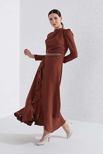 MODAJİN Dadali Eteği Volanlı Beli Taşlı Elbise Kahve